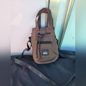 Alo Yoga Bucket Bag Brown Crossbody Shoulder Tote for Gym & Travel